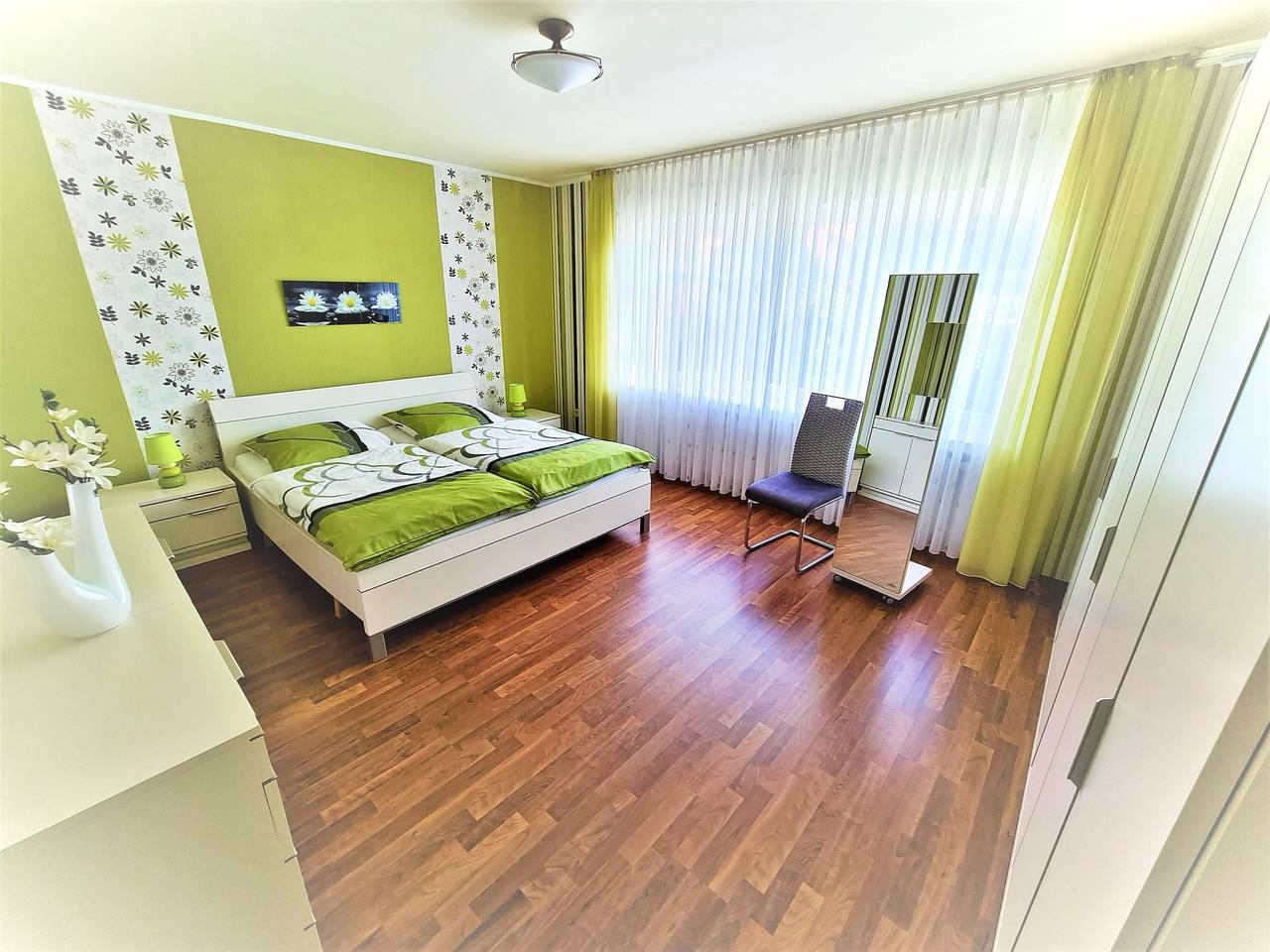 Ganze Wohnung, Ferienwohnung Deichblick mit eigener Terrasse, Garten und Wlan in Horumersiel, Wangerland