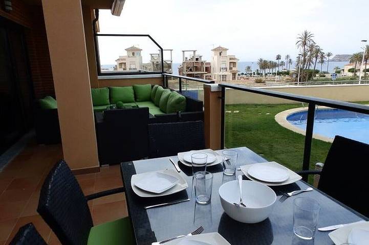 Ferienwohnung für 4 Personen, mit Pool und Balkon, mit Haustier