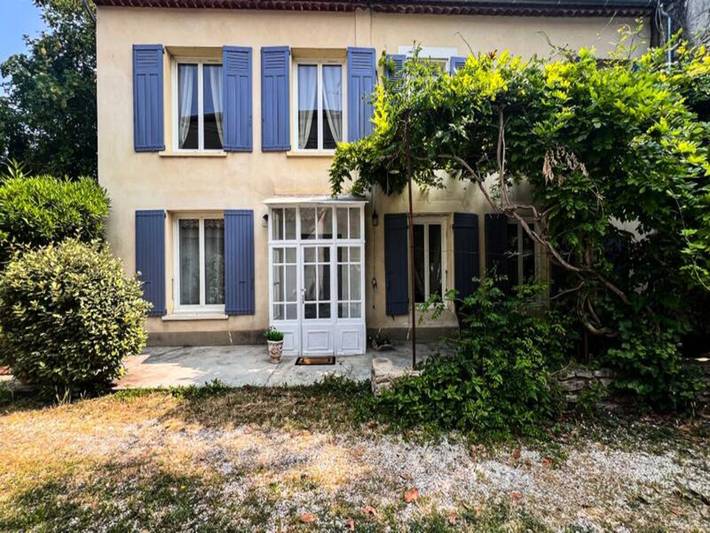Appartement de vacances pour 6 personnes, avec terrasse, adapté aux familles à L'Isle-sur-la-Sorgue
