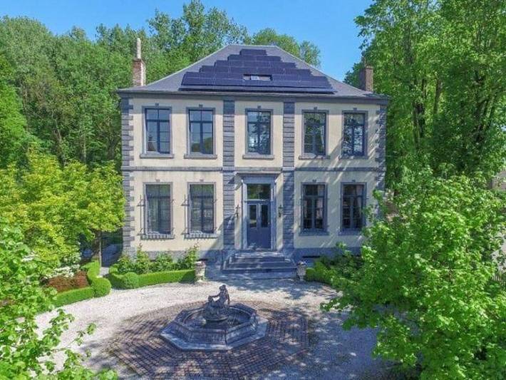 Cottage pour 13 personnes, avec terrasse et jardin dans Montignies-sur-Roc