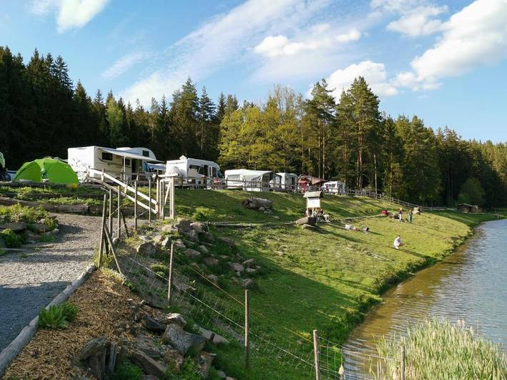 Camping für 5 Personen, mit Terrasse und Garten sowie Ausblick in Markneukirchen