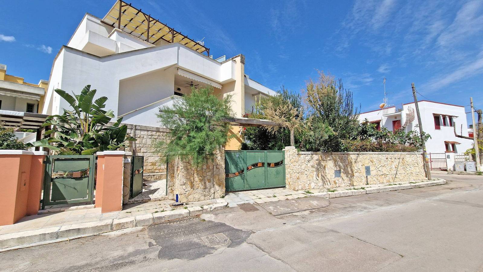 Villino Nicole 50m dal mare, veranda, Bbq in Baia Verde, Golfo de Tarento