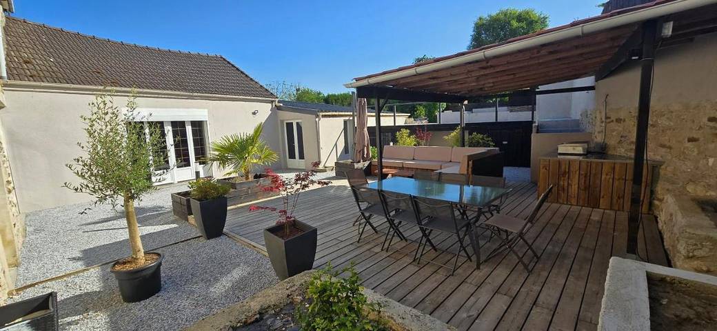 Location de vacances pour 11 personnes, avec piscine ainsi que terrasse et jardin, animaux acceptés à Coulonges-Cohan - 2