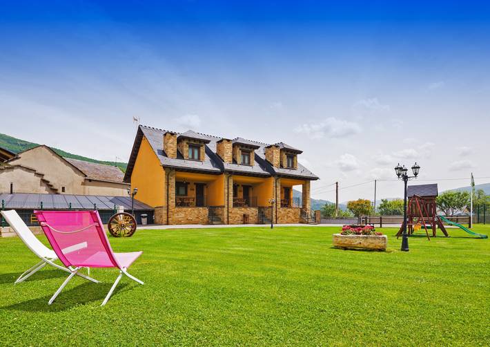 Casa rural con piscina para 2 personas, con Jardín en Eo-Navia