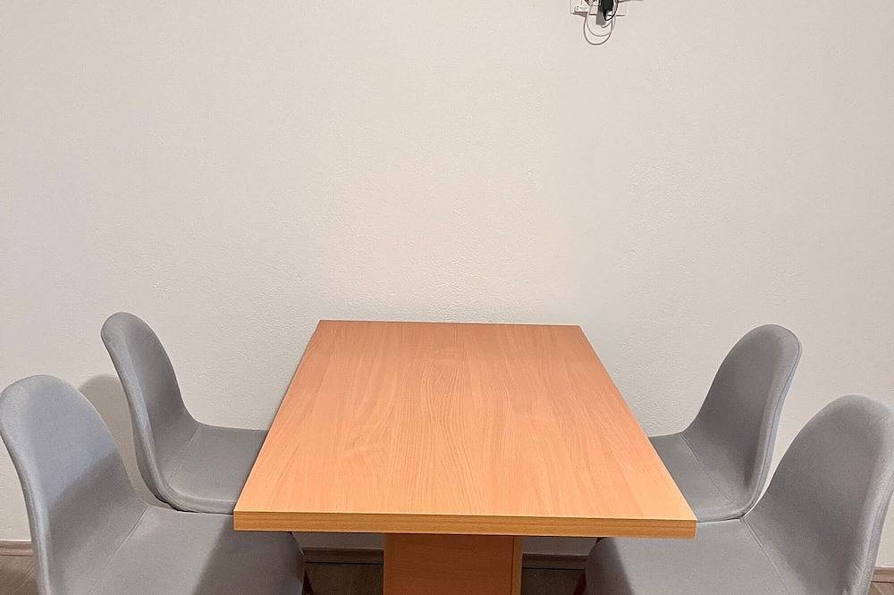 Ganze Wohnung, 1-Zimmer-Ferienwohnung am Strand Metajna (Pag in Metajna, Pag