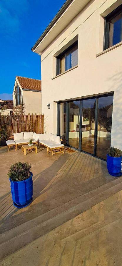 Location de vacances pour 9 personnes, avec Terrasse ainsi que Jardin et Vue à Houilles - 3
