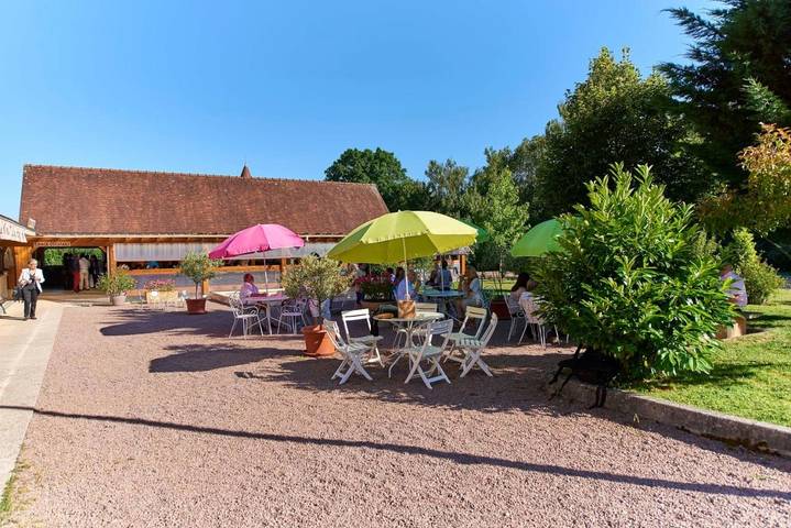 Chambre d’hôte pour 12 personnes, avec Terrasse ainsi que Jardin et Piscine