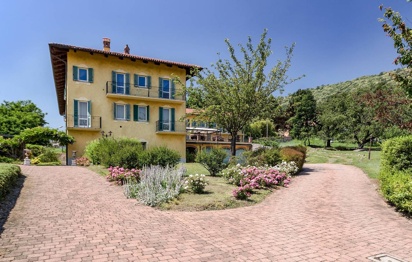 Accogliente appartamento con terrazza, parcheggio e internet - 1.5km dal centro di Bollengo in Bollengo, Canavese