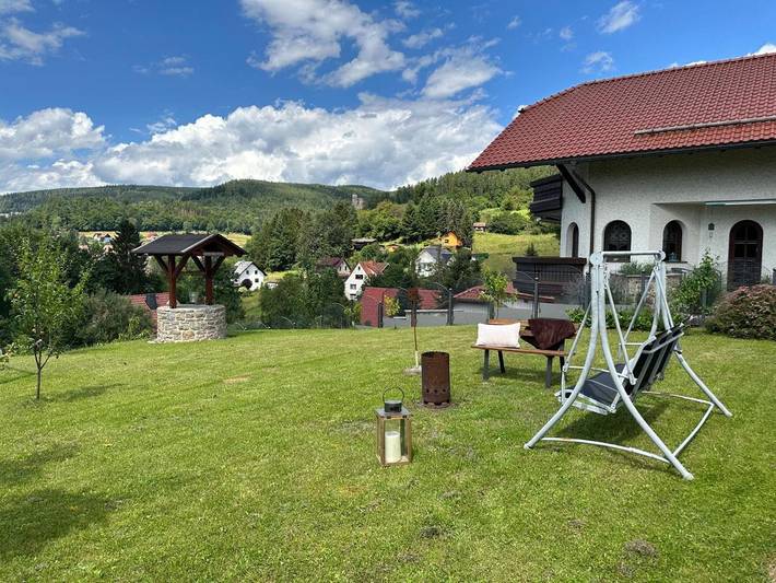 Ferienwohnung für 2 Personen, mit Terrasse und Garten sowie Ausblick