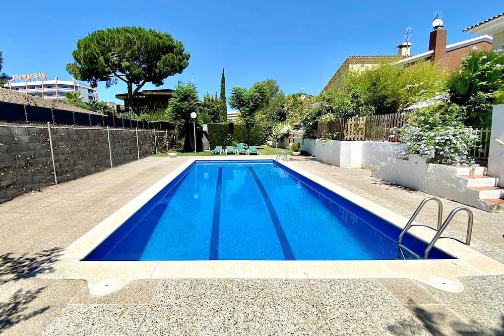 Victoria Beach Salou - Exclusive For Families in Salou, Costa Dorada