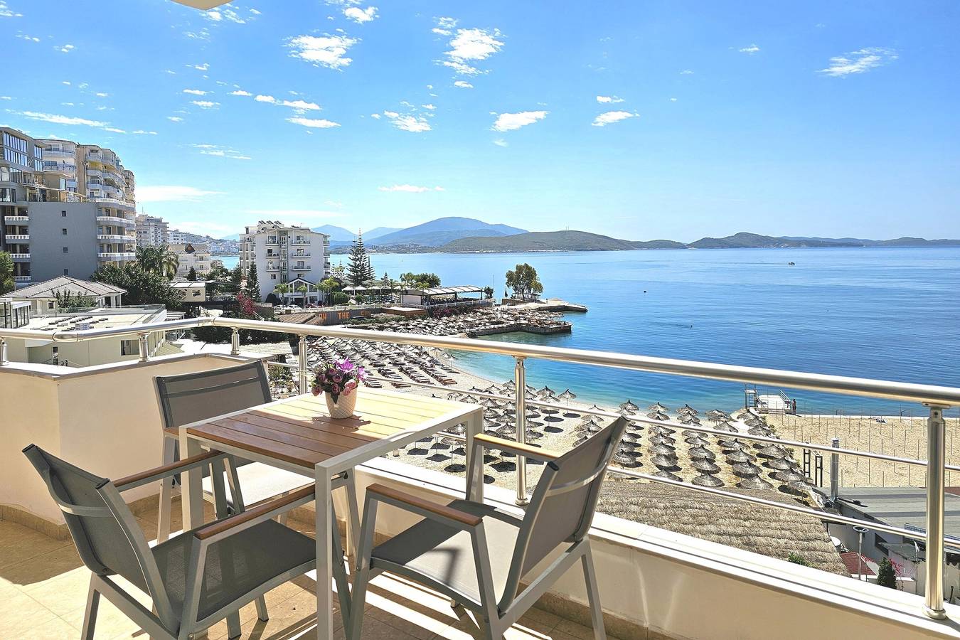 Ganze Wohnung, Ferienwohnung für 3 Personen mit Meerblick in Sarandë, Vlorë