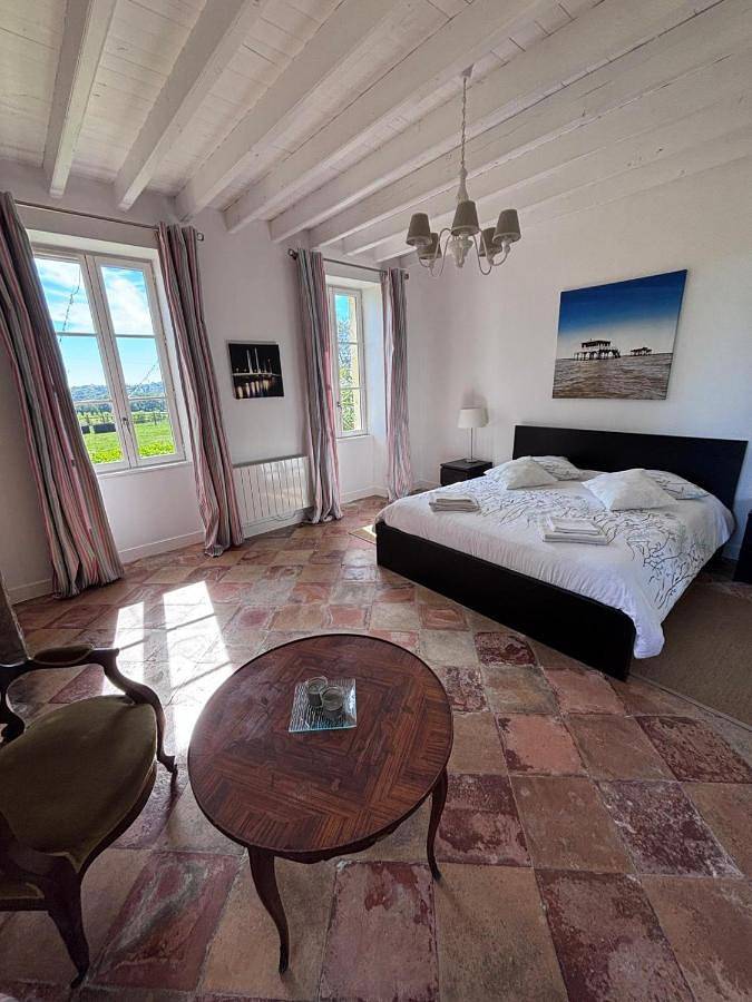 Location de vacances pour 5 personnes, avec jardin ainsi que jacuzzi et terrasse à Sallebœuf - 4