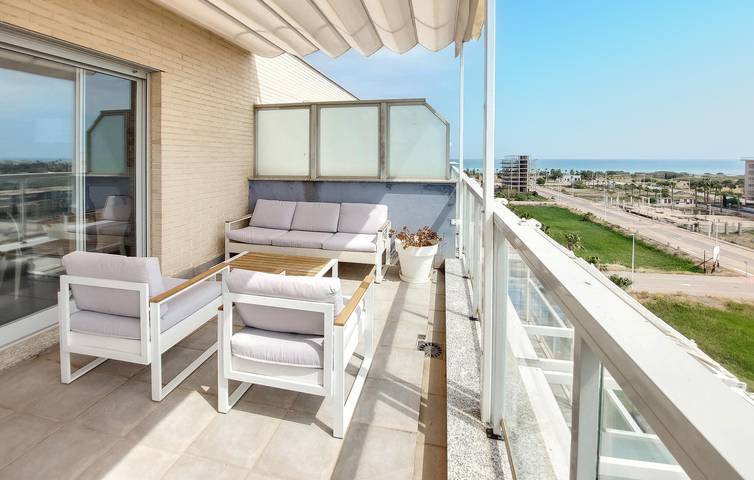 Apartamento vacacional entero, Apartamento con vistas al mar, piscina y terraza in Moncófar, Costa del Azahar