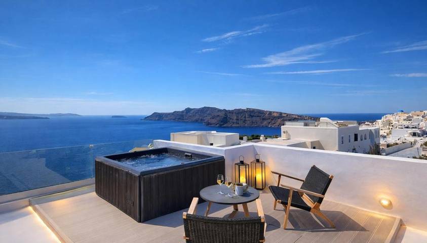Chambre d’hôte pour 3 personnes, avec vue et terrasse à Oia