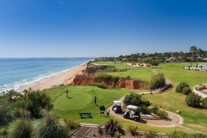 Club vacances pour 8 personnes, avec Balcon et Terrasse ainsi que Jardin et Piscine en Algarve