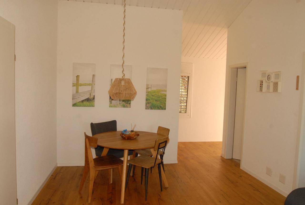 Chalets Vacances in Avenches, Lac de Morat & Estavayer-le-Lac Région