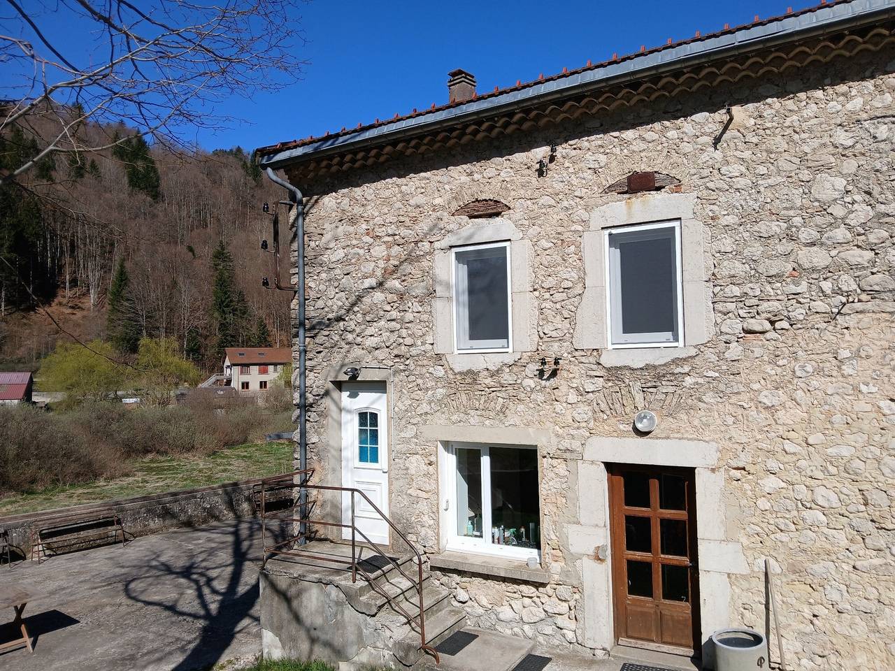 Apartamento entero, Apartamento 'Dans Un Hameau Du Verco' con Terraza Compartida y Wi-Fi in Saint-Agnan-en-Vercors, Parc naturel régional du Vercors