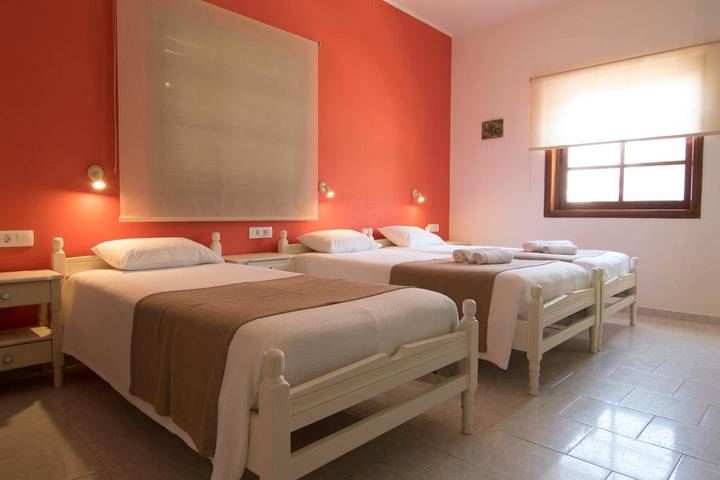 Maison d’hôte pour 3 personnes, avec balcon et vue dans Palaiochora - 3