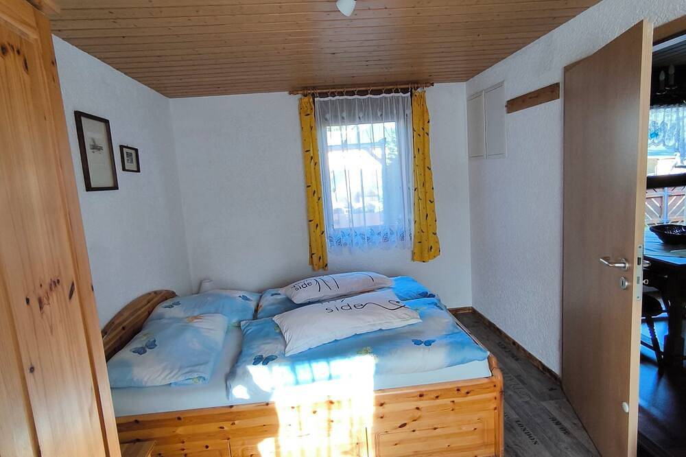 Haus Sonneneck 2 im Ferienobjekt Sonneneck an Wald und Wasser. Hunde willkommen. in Tanna, Saaleland
