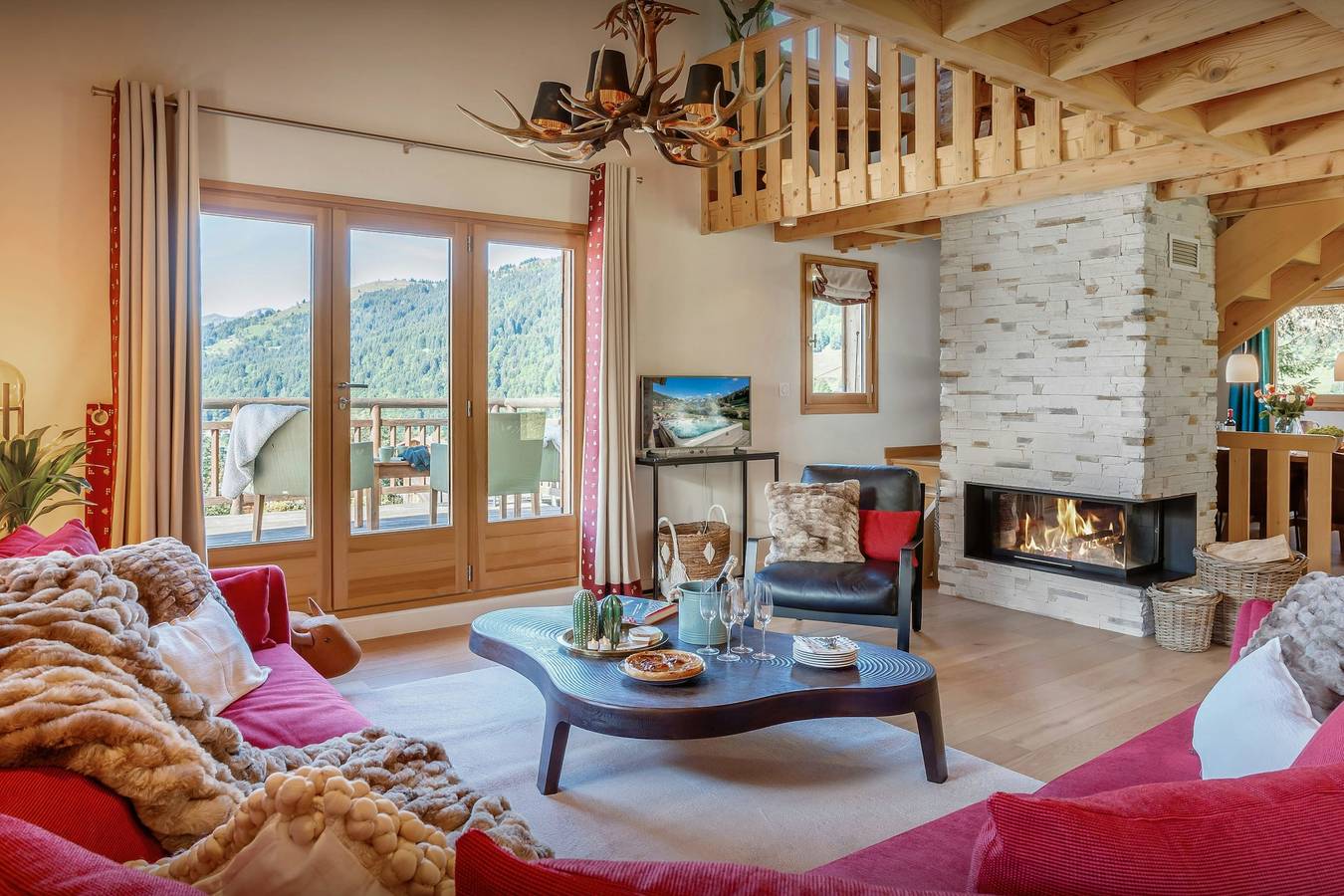 Les Gets ski chalet for 8 with hot tub, sauna and garden - Ovo Network in Les Gets, Les Portes du Soleil