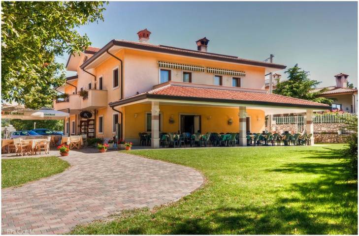 Hotel dla 2 osób, z Taras i Jacuzzi oraz Ogród w San Dorligo della Valle