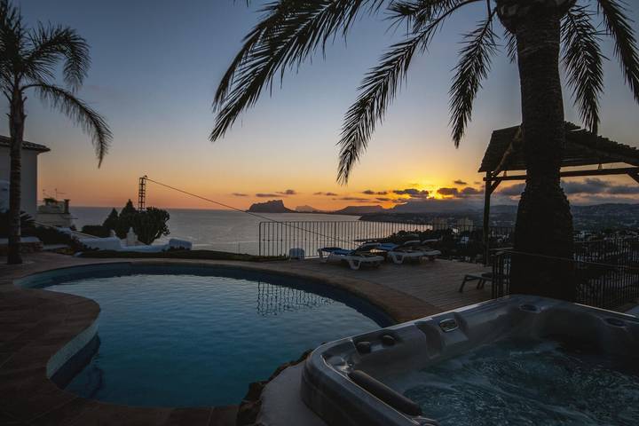 Chalet para 4 personas, con jacuzzi y jardín además de piscina y terraza, Se admiten mascotas en Comunidad Valenciana - 4