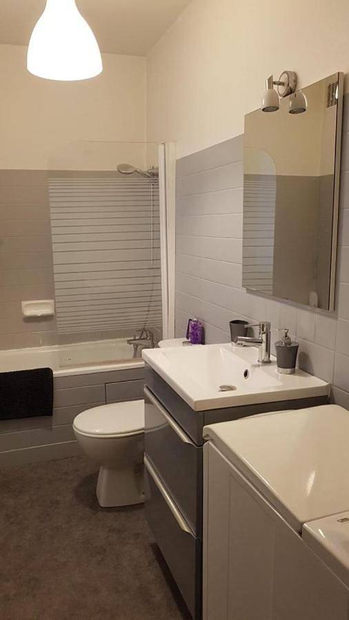 Appartement entier, One-Bedroom Apartment in Épernay, Marne