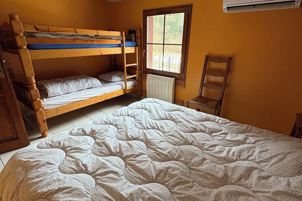 Chalet on the shores of Lac de Longemer on a hectare of multi-activity playground in Xonrupt-Longemer, Parc naturel régional des Ballons des Vosges