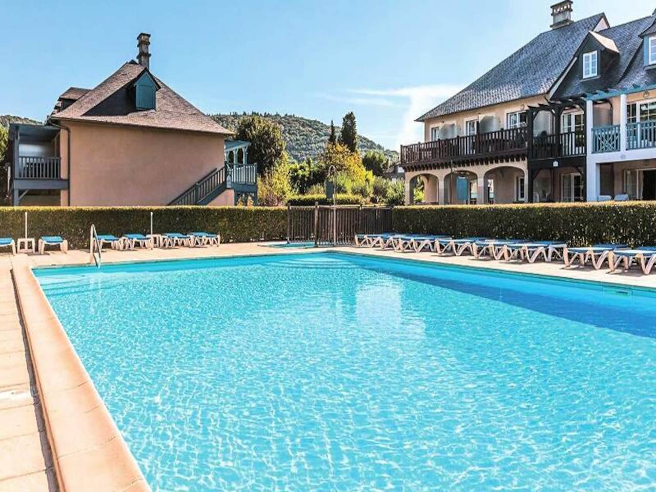 Appartement entier, Appartement 2 pièces 5 personnes - Confort in Argentat-sur-Dordogne, Région de Tulle