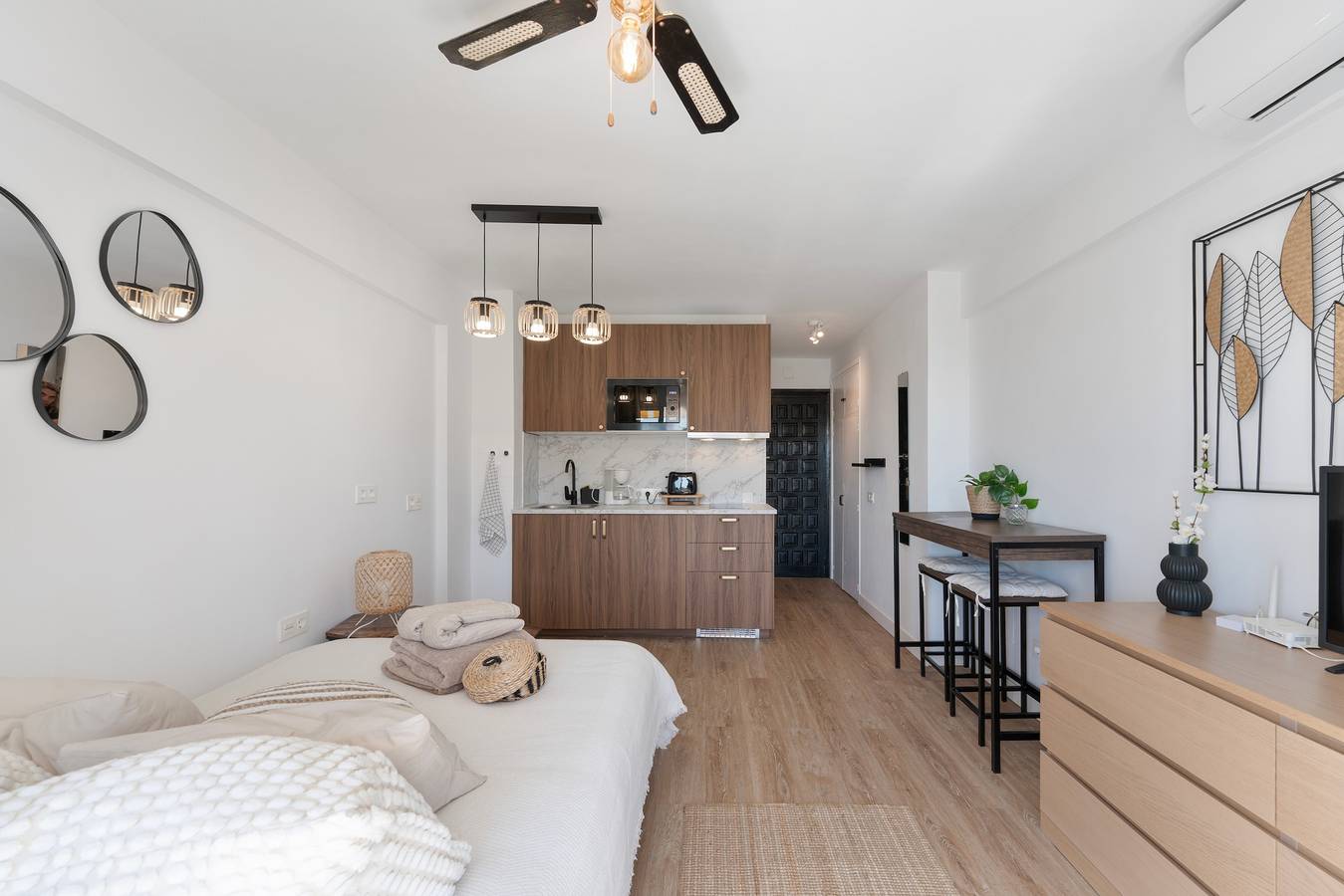 Ganzes Studio, Apartment 'Boho Studio' mit Balkon, Wlan und Klimaanlage in Nueva Andalucia Golf Valley, Marbella