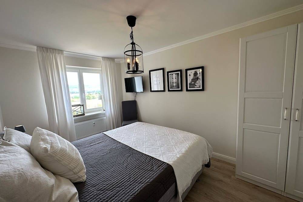 Ganze Wohnung, Romantische &  stilvolle Ferienwohnung mit zwei Terrassen und traumhaftem Blick in Höxter, Kreis Höxter