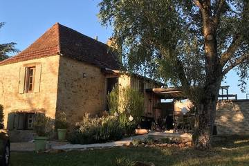 Gîte pour 4 personnes, avec balcon et jardin à Saint-Martial-de-Nabirat