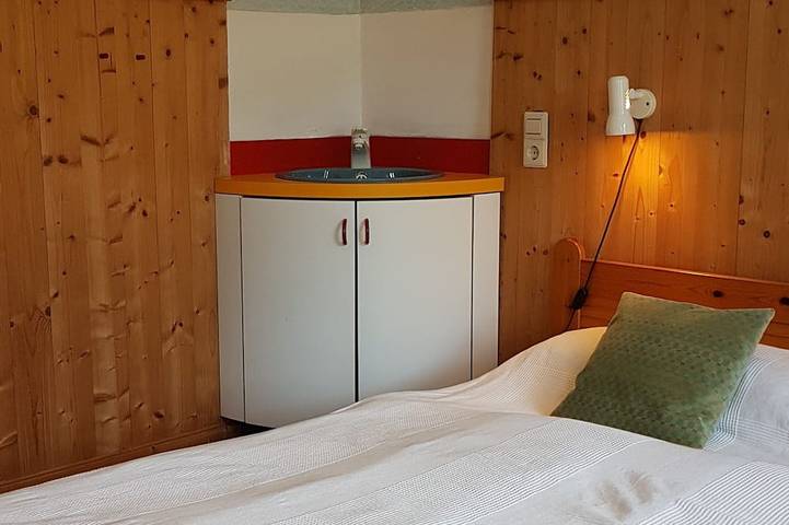 Gîte pour 2 personnes, avec jardin ainsi que terrasse et jacuzzi à Schramberg - 3