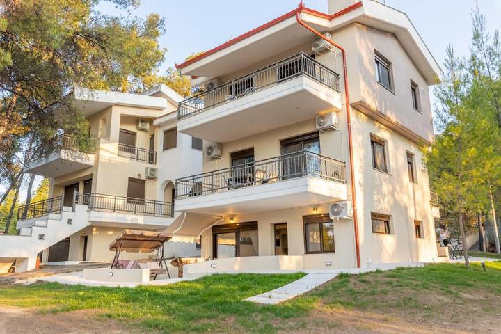 Ferienwohnung für 6 Personen, mit Terrasse und Garten