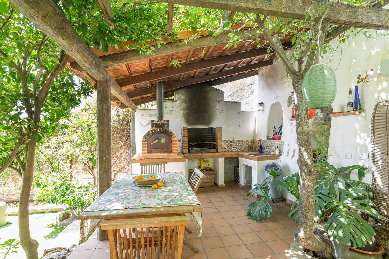Entire apartment, Vacation 'Casa Fuente Hervera' with Mountain View, Wi-Fi and Air Conditioning in Las Lagunetas, Vega de San Mateo