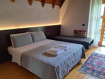 Chambre d’hôte pour 3 personnes, avec vue et jardin dans Theth