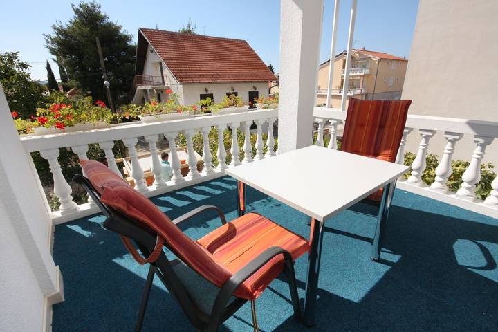 Ferienwohnung für 2 Personen, mit Balkon/Terrasse in Vodice