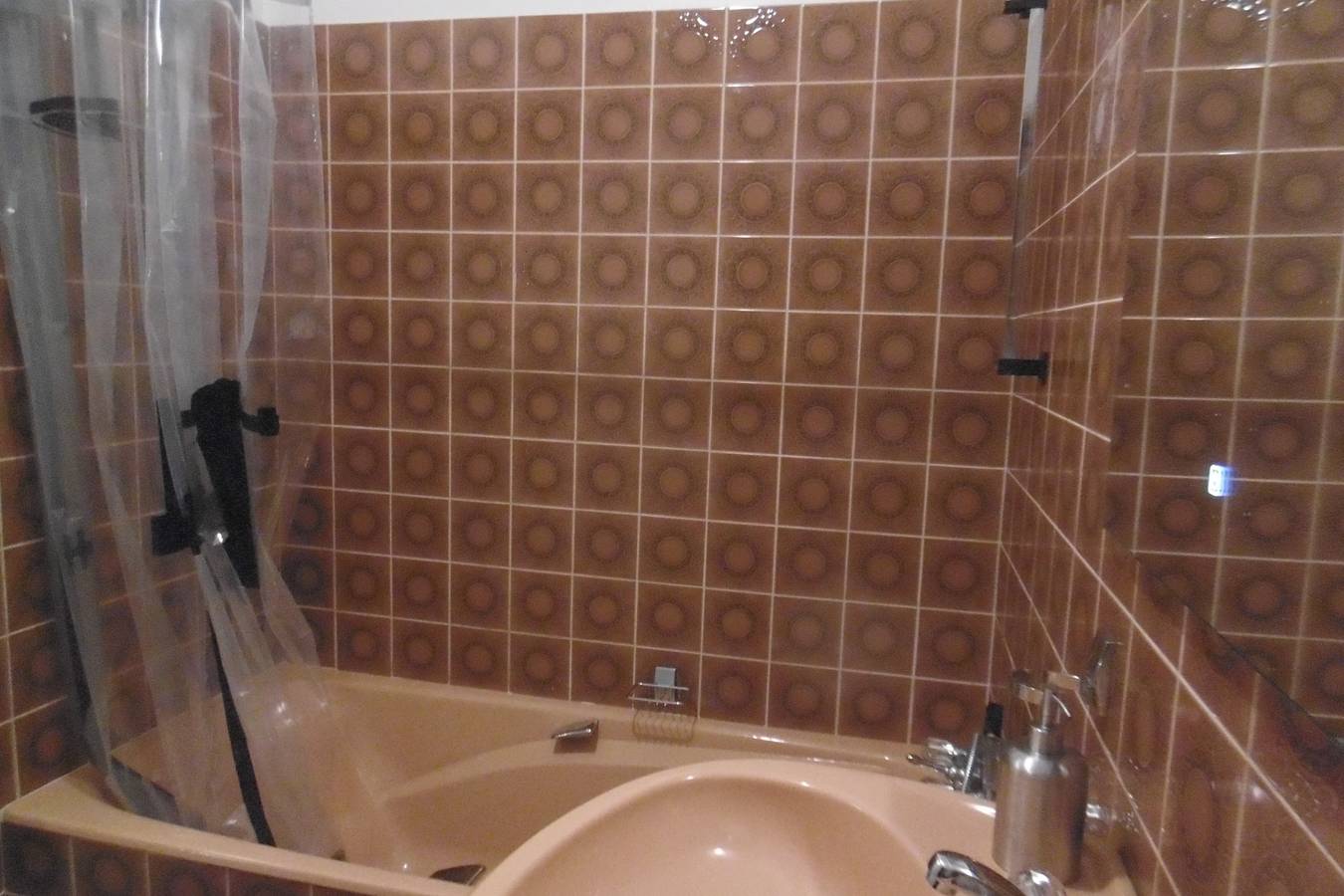 Apartamento entero, Apartamento vacacional "Gîte Le Scaphandre" con balcón y Wi-Fi in Espalion, Aveyron (desambiguación)