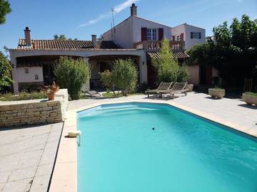Gîte pour 8 personnes, avec piscine et jardin, animaux acceptés à Laurens