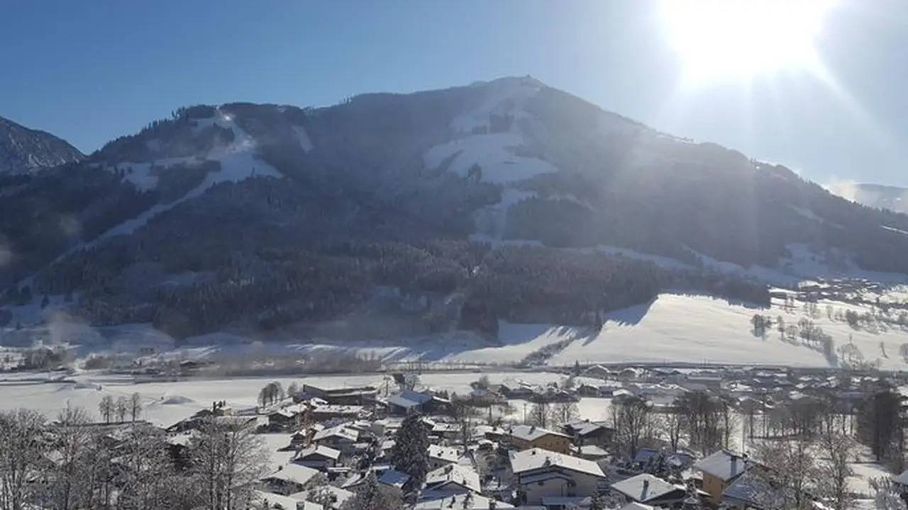 Geheel vakantieappartement, Vakantieappartement voor 2 personen met balkon in Brixen im Thale, Kaisergebirge