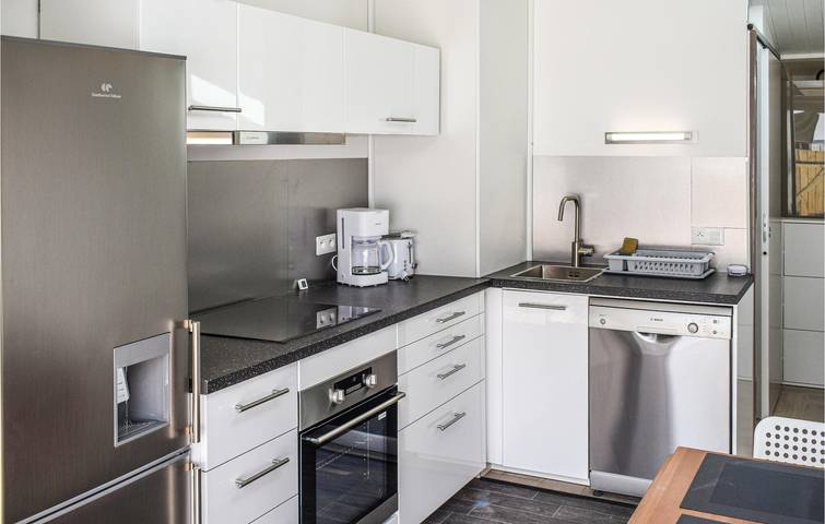 Appartement de vacances entier, Appartement à l'étage supérieur, 2.5km de la plage, WiFi in Noirmoutier-en-l'Île, Noirmoutier