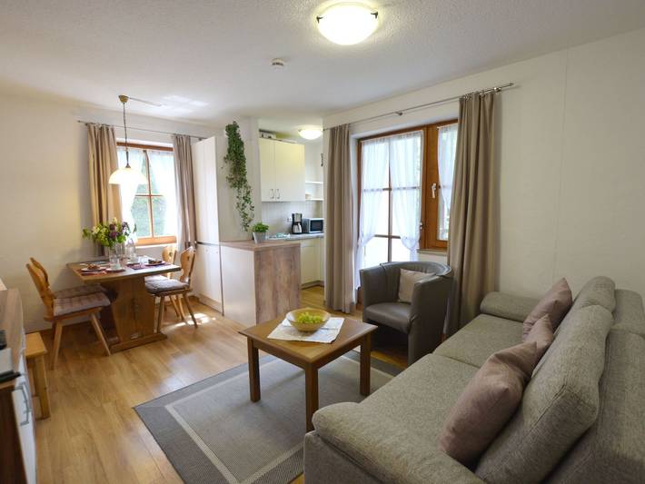 Ferienwohnung für 3 Personen, mit Sauna und Seeblick sowie Balkon in Chieming - 2