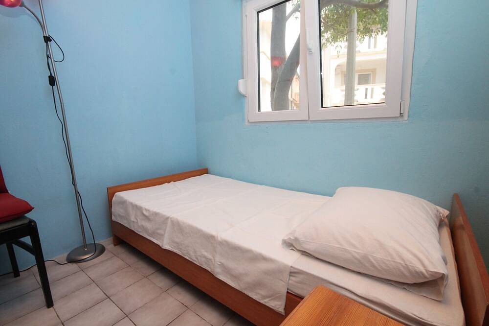 Ganze Wohnung, 2-Zimmer-Ferienwohnung mit Terrasse und Meerblick Metajna (Pag in Metajna, Pag