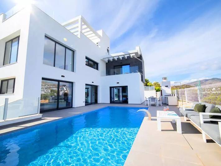 Casa rural para 8 personas, con jardín y piscina en Finestrat