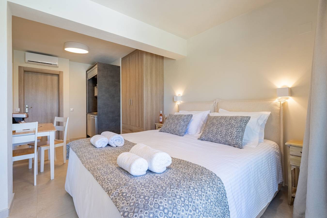 Ganzes Studio, Einzimmerapartment 'Katerina' mit Bergblick, Wi-Fi und Klimaanlage in Paxos