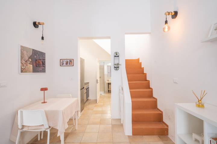 Hel lejlighed, Apartment 'L'angolo Del Teatro' with Private Terrace and Air Conditioning in Galatone, Taranto-bugten