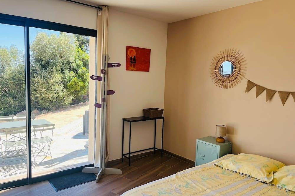 Ganze Wohnung, Large 50m2 studio, in the heart of the Maquis, San gavino di Figari in Figari, Sartène und Umgebung