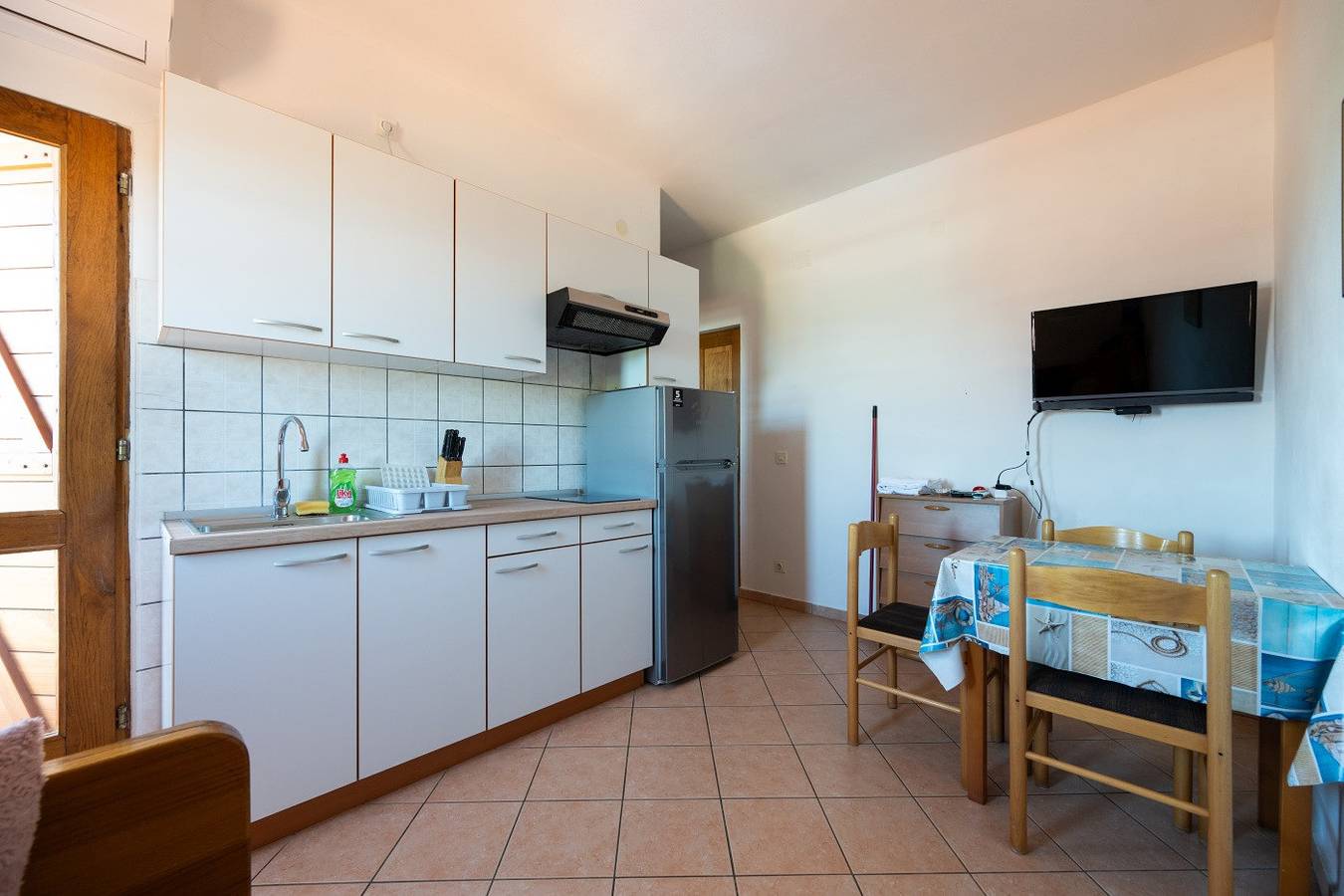 Hel lejlighed, Apartment 3598-3 for 3 Pers. in Privlaka in Privlaka, Zadar
