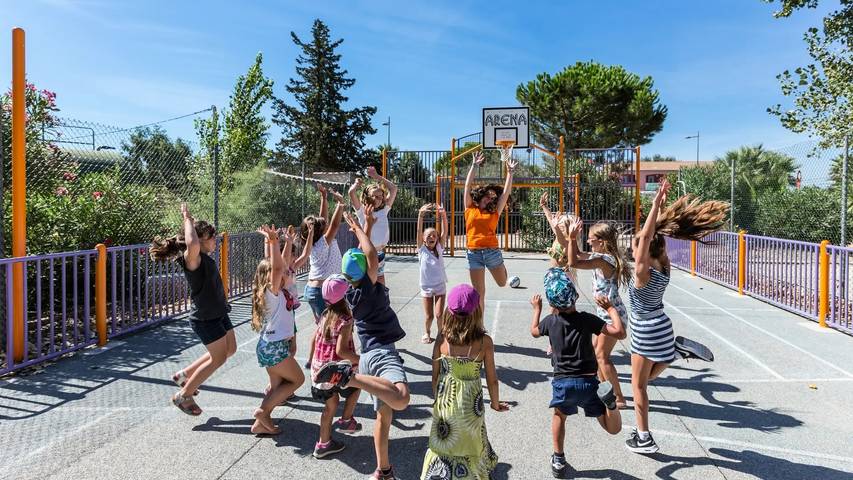 Camping für 5 Personen, mit Terrasse und Kinderpool in Sérignan