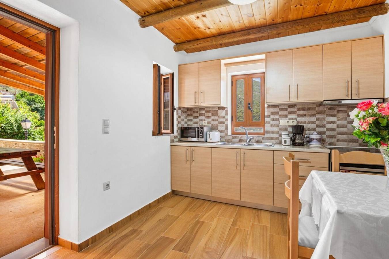 Maria's House with View in Kambos in Tsigouniana, Chania region